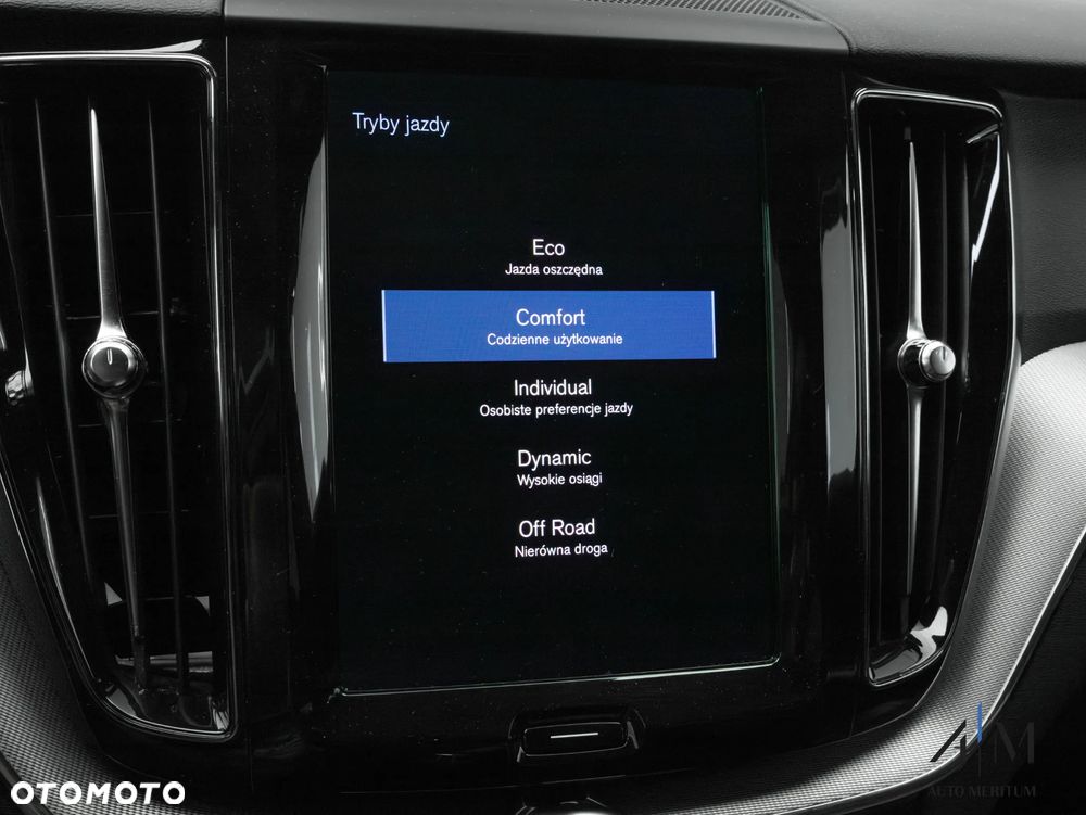 Volvo XC 60 B4 D AWD Ultimate Dark - 28