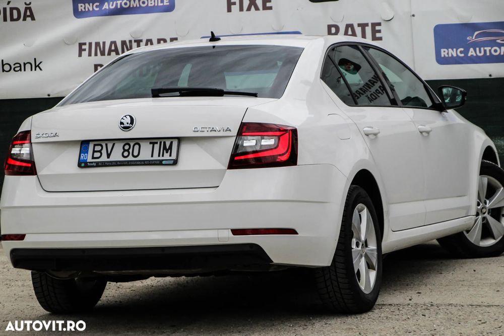 Skoda Octavia 2.0 TDI DSG Ambition - 3