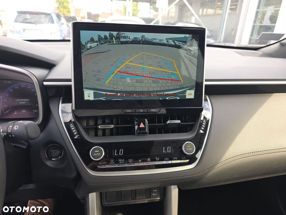 Toyota Corolla Cross - 13