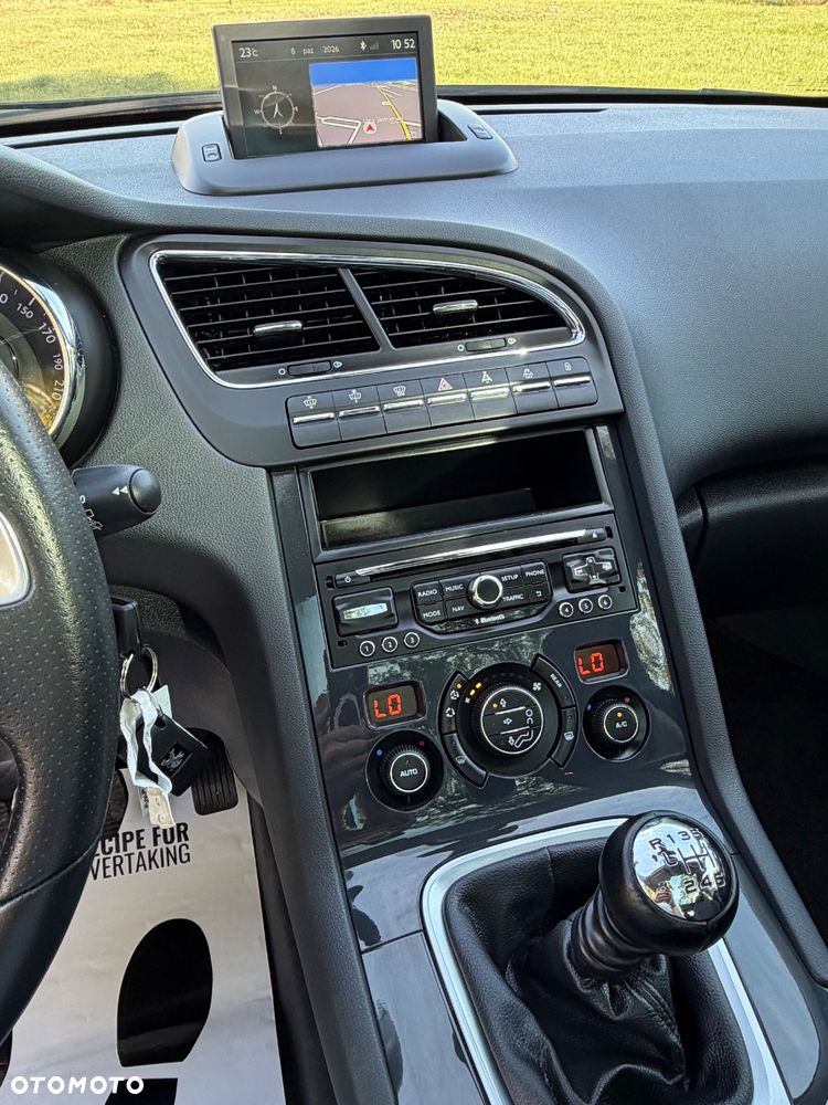 Peugeot 5008 HDI FAP 150 Platinum - 31