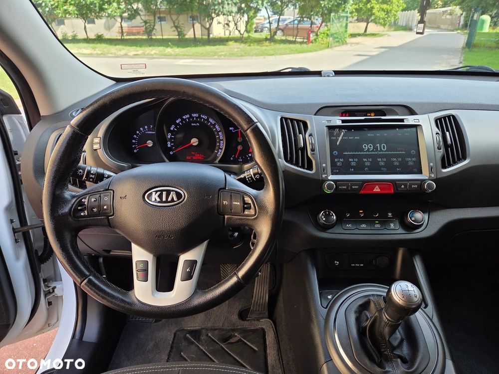 Kia Sportage 2.0 L - 10