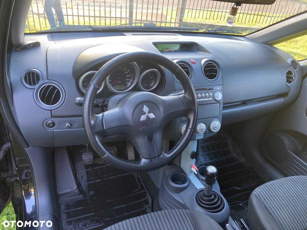 Mitsubishi Colt - 4