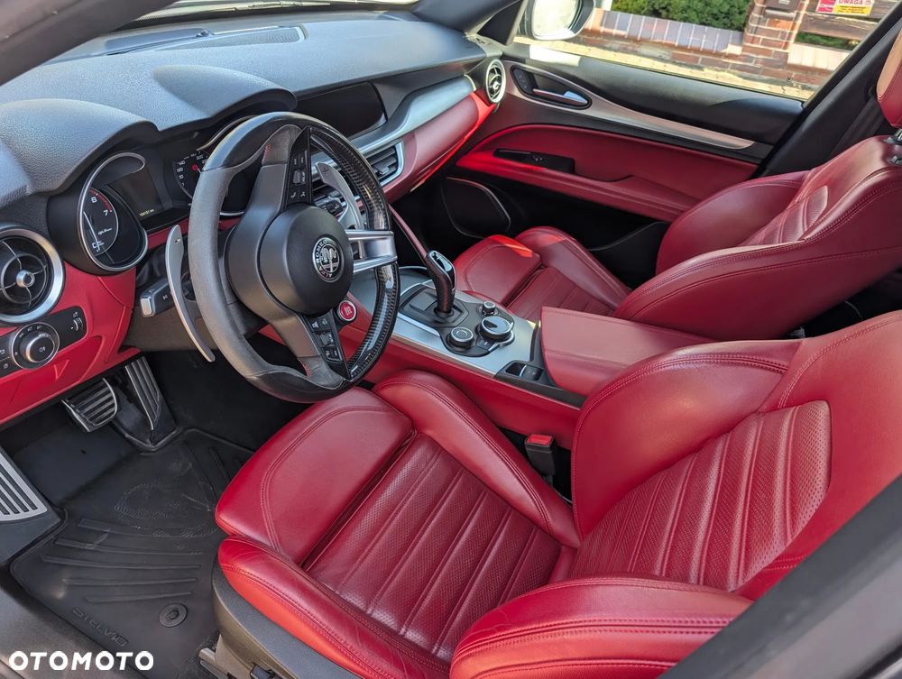Alfa Romeo Stelvio - 4