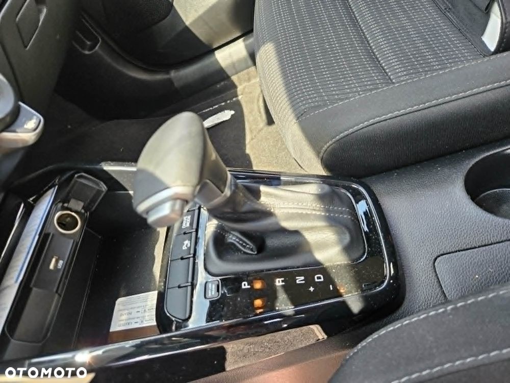 Kia Stonic 1.0 T-GDI OPF Mild Hybrid DCT7 Platinum - 4