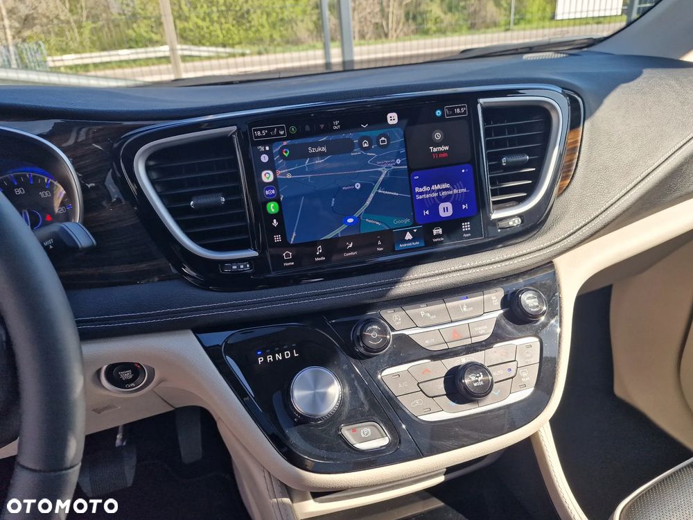 Chrysler Pacifica - 13