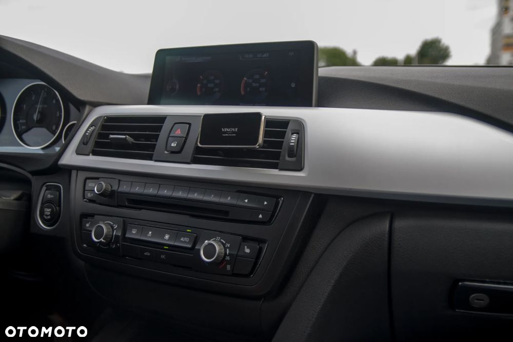 BMW Seria 3 320d - 14