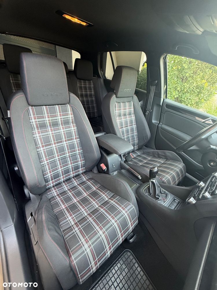 Volkswagen Golf 2.0 GTI - 18