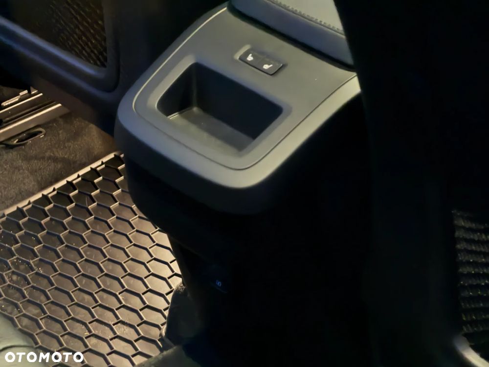 Volvo XC 90 B5 D AWD Momentum - 19