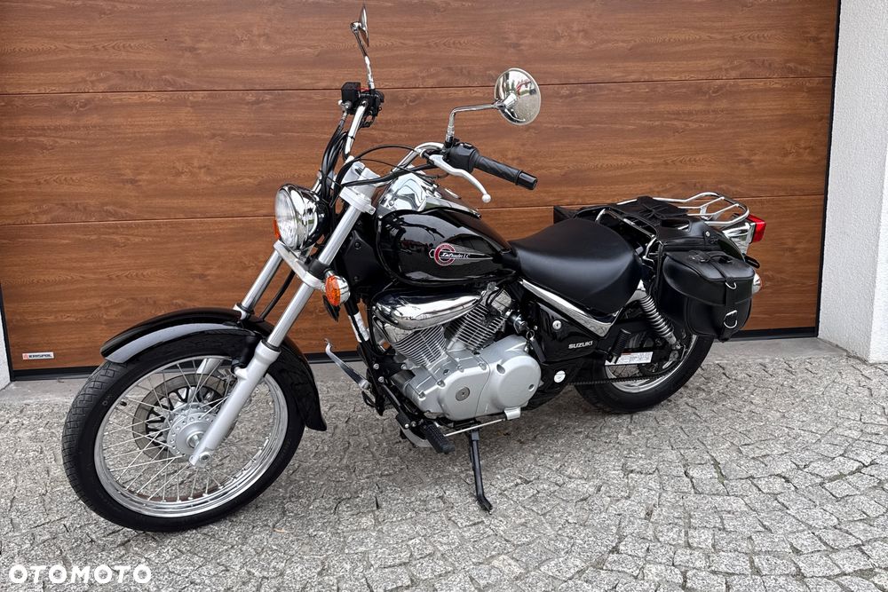 Suzuki Intruder - 18
