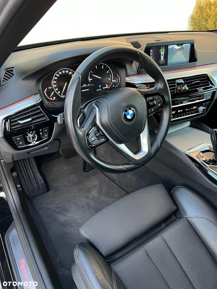 BMW Seria 5 530d xDrive Sport Line sport - 14