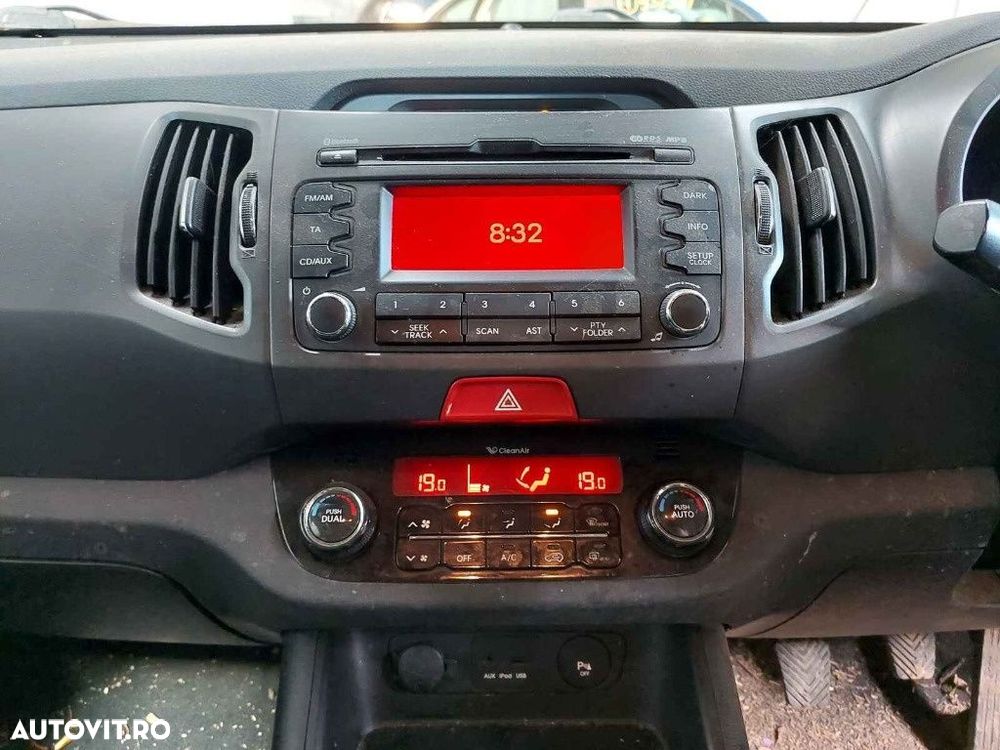 Termoflot Kia Sportage 2010 SUV 2.0 DOHC-TCI D4HA - 1