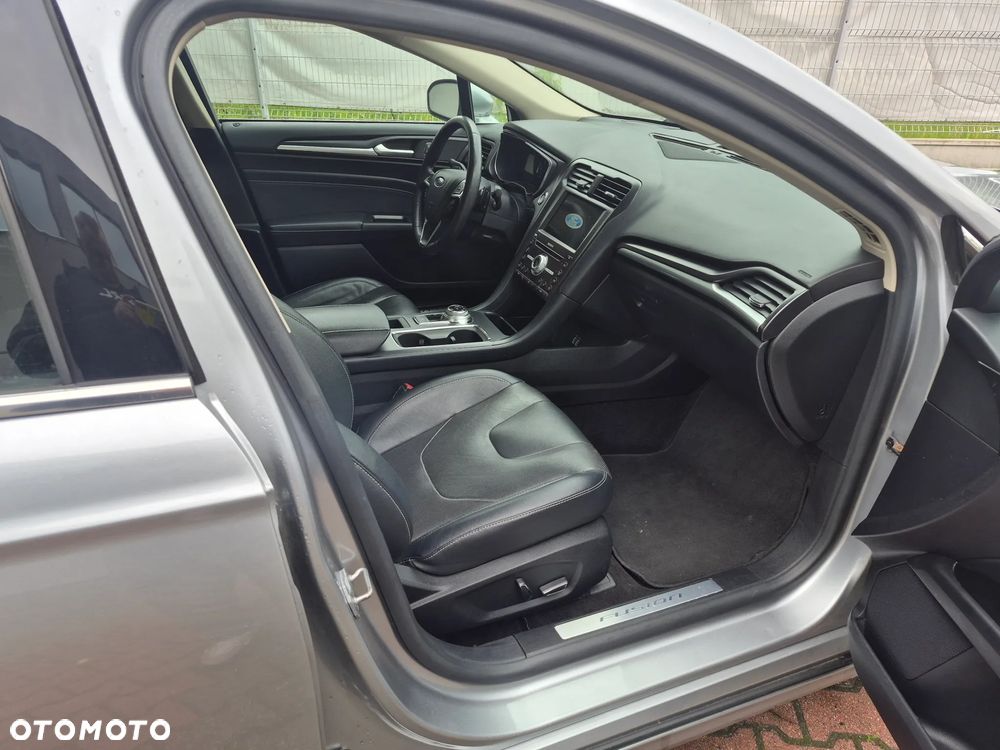 Ford Fusion 2.0 EcoBoost Titanium - 13