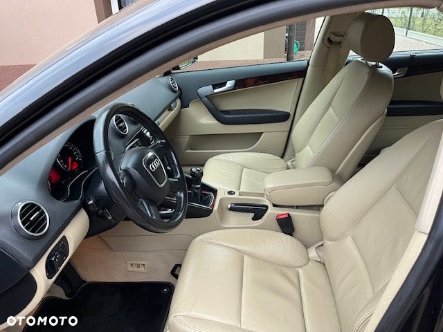 Audi A3 Sportback 1.8 TFSI Ambition - 10