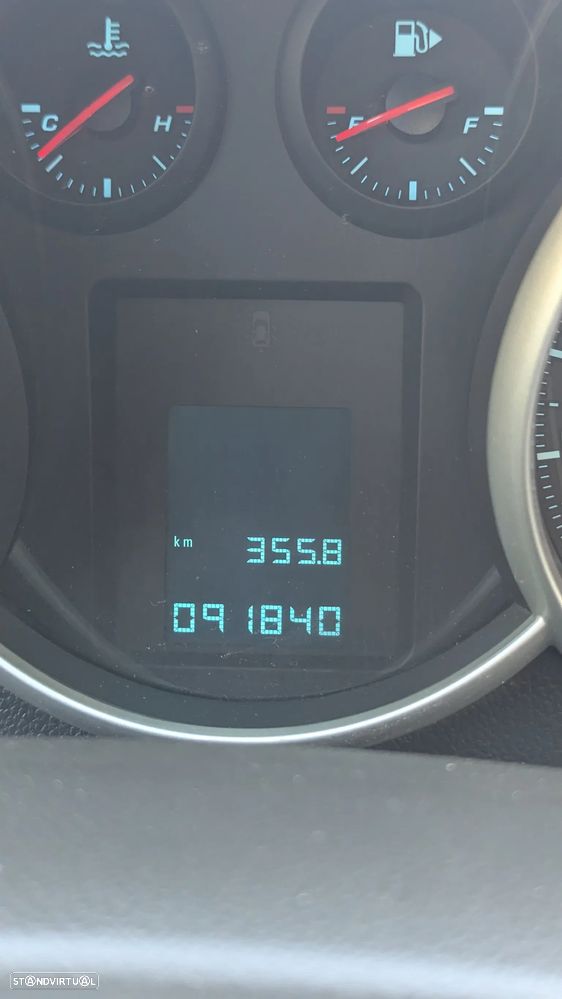 Chevrolet Cruze 1.6 LS - 22