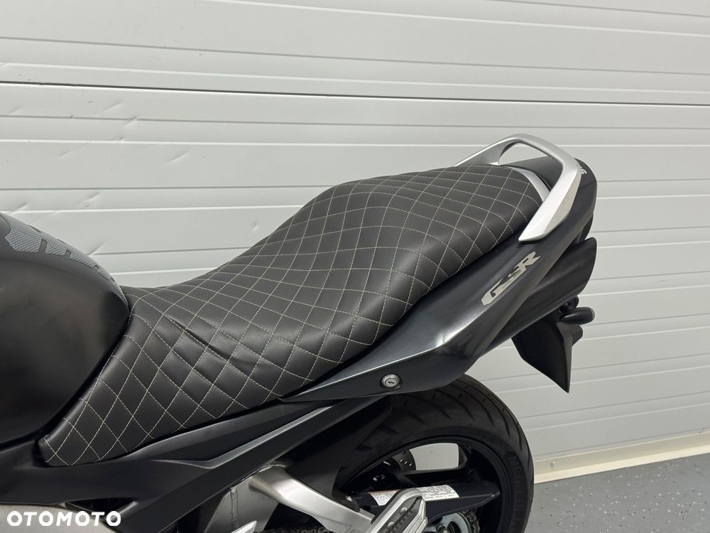 Suzuki GSR - 22