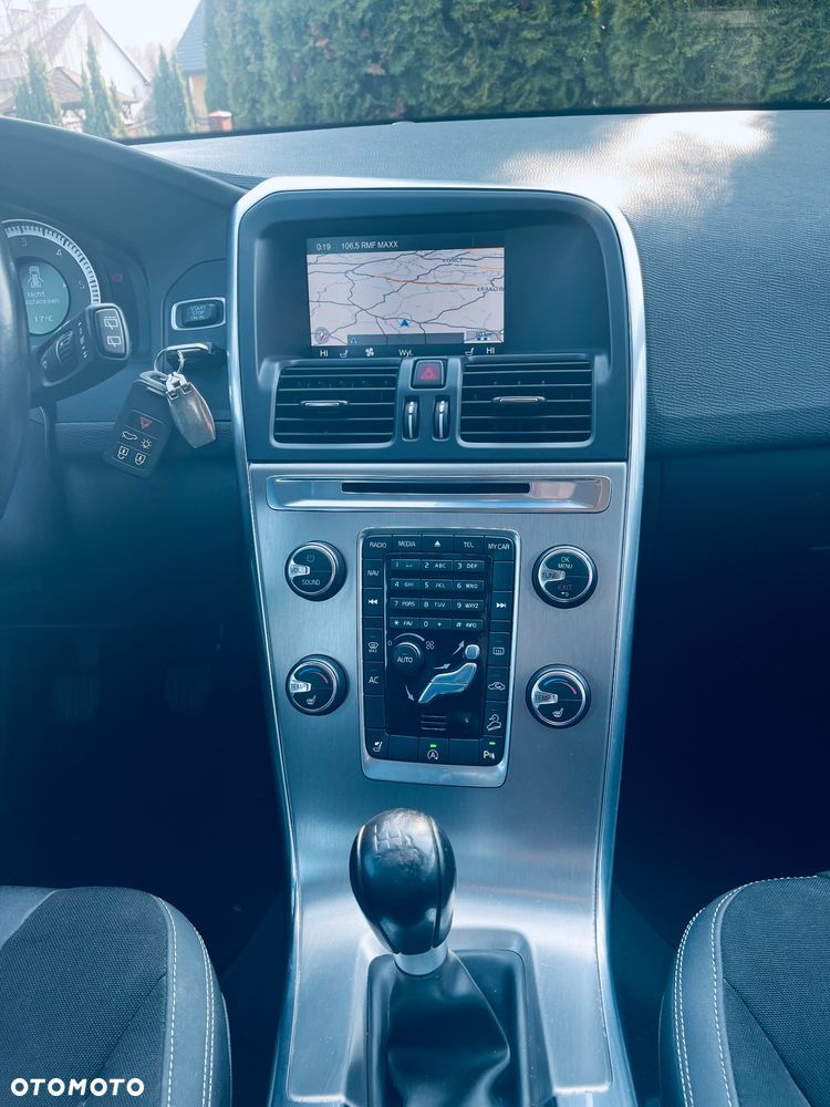 Volvo XC 60 D4 AWD Edition Pro - 19