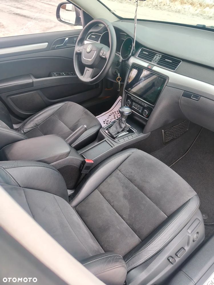 Skoda Superb 2.0 TDI DSG Exclusive - 10