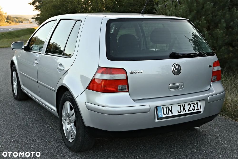 Volkswagen Golf 1.6 Comfortline - 28