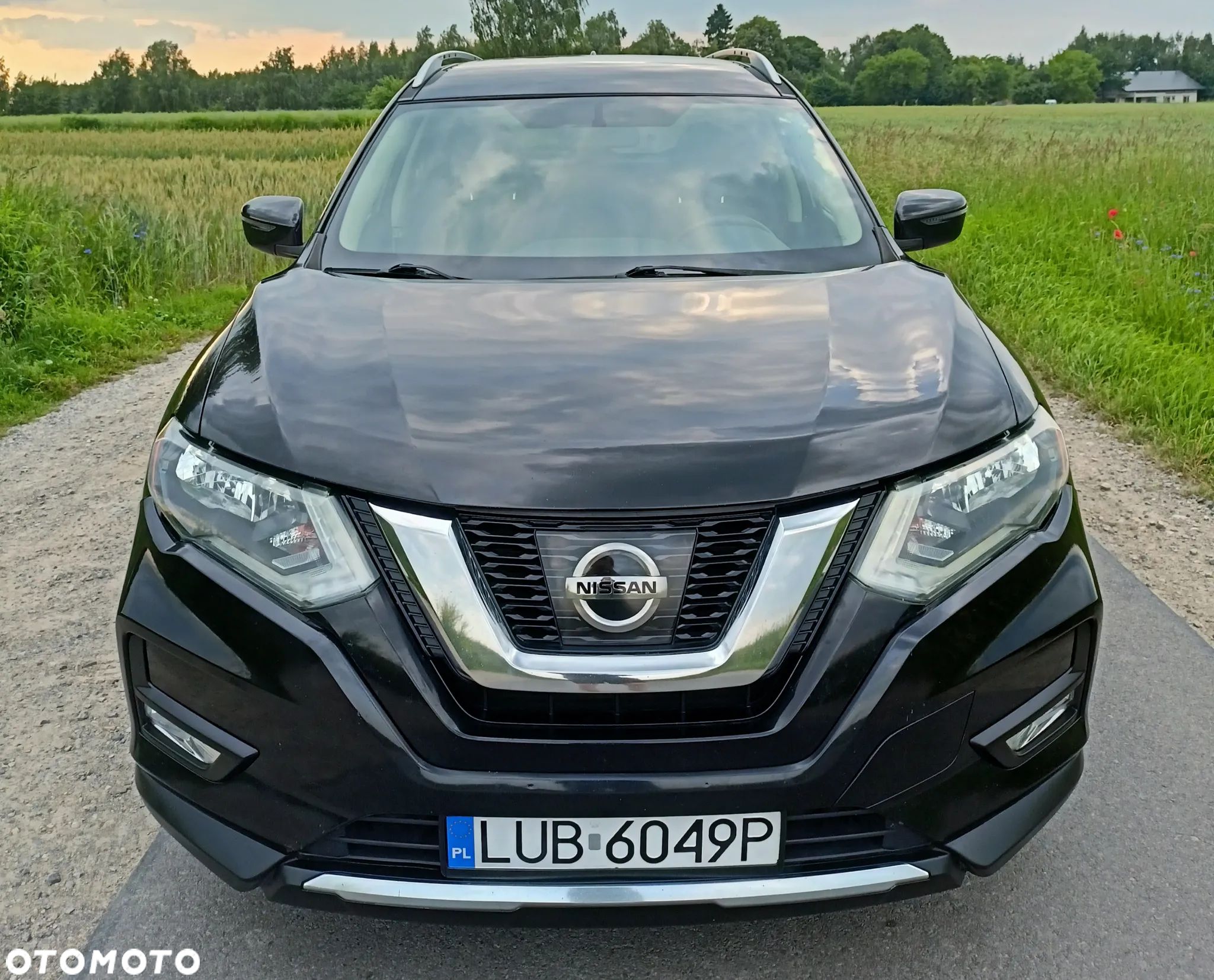Nissan Rogue - 1