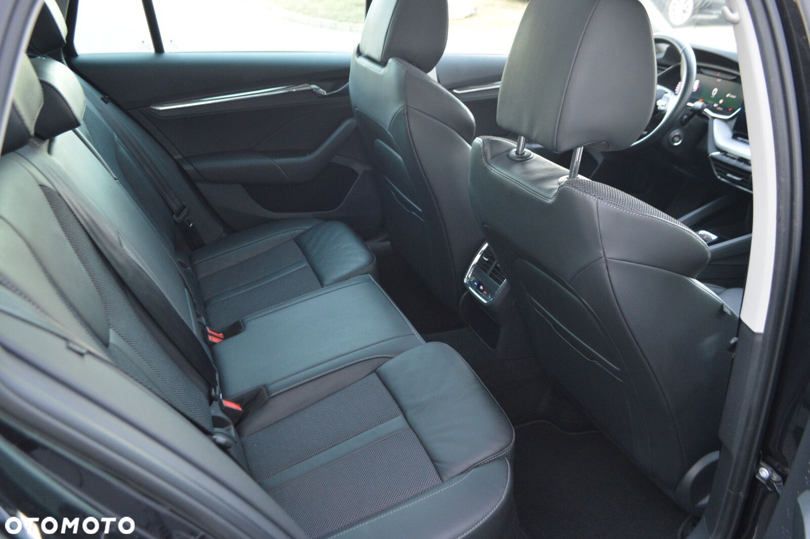 Skoda Octavia 2.0 TDI Style DSG - 26