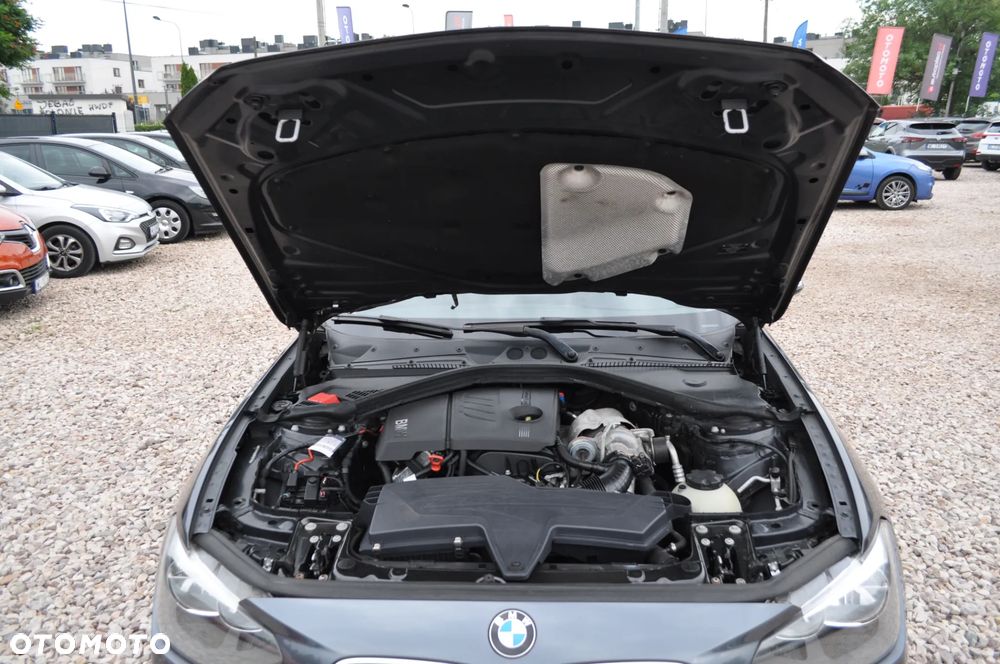 BMW Seria 1 116i - 23