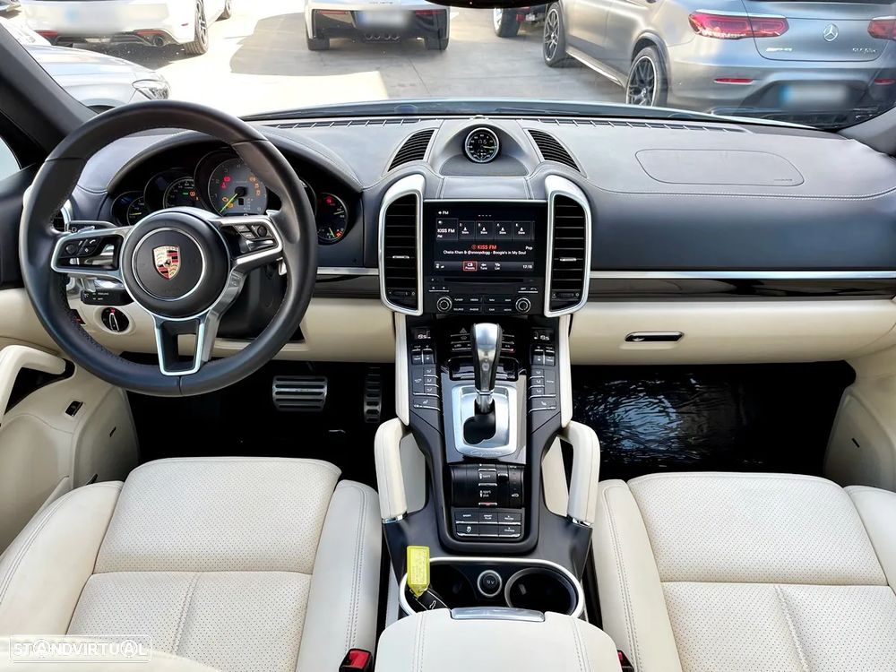 Porsche Cayenne S E-Hybrid - 10