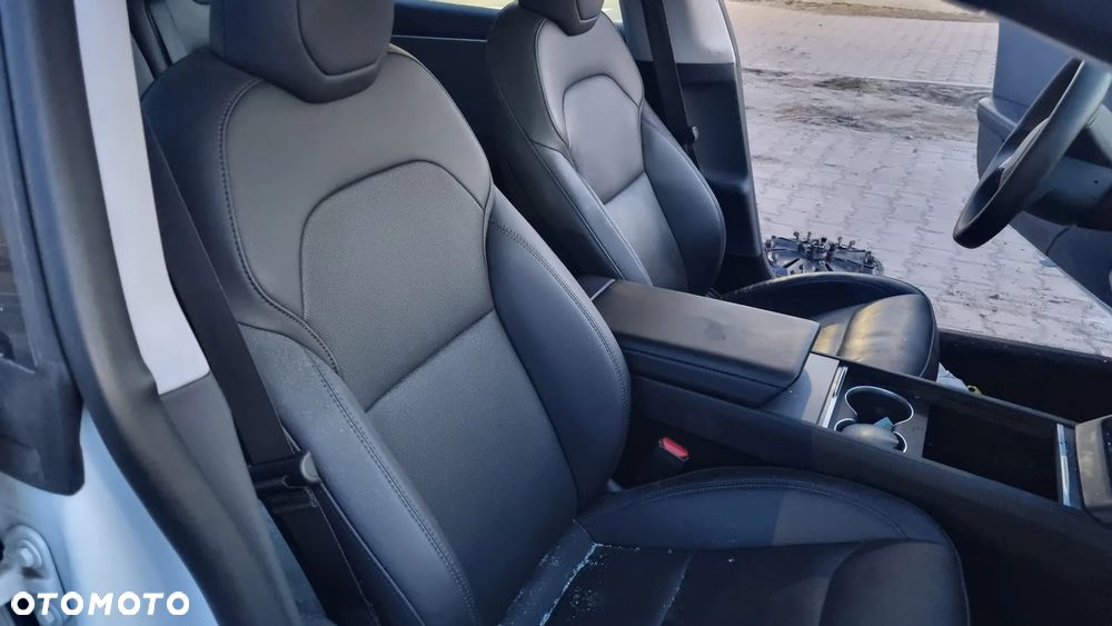 Tesla Model 3 - 22