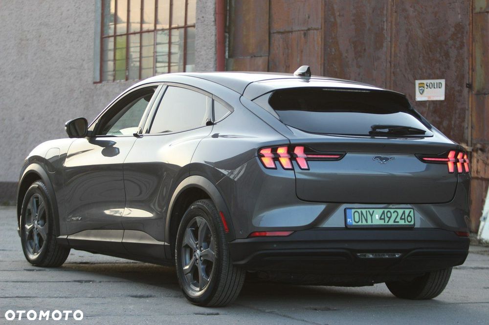 Ford Mustang Mach-E - 35