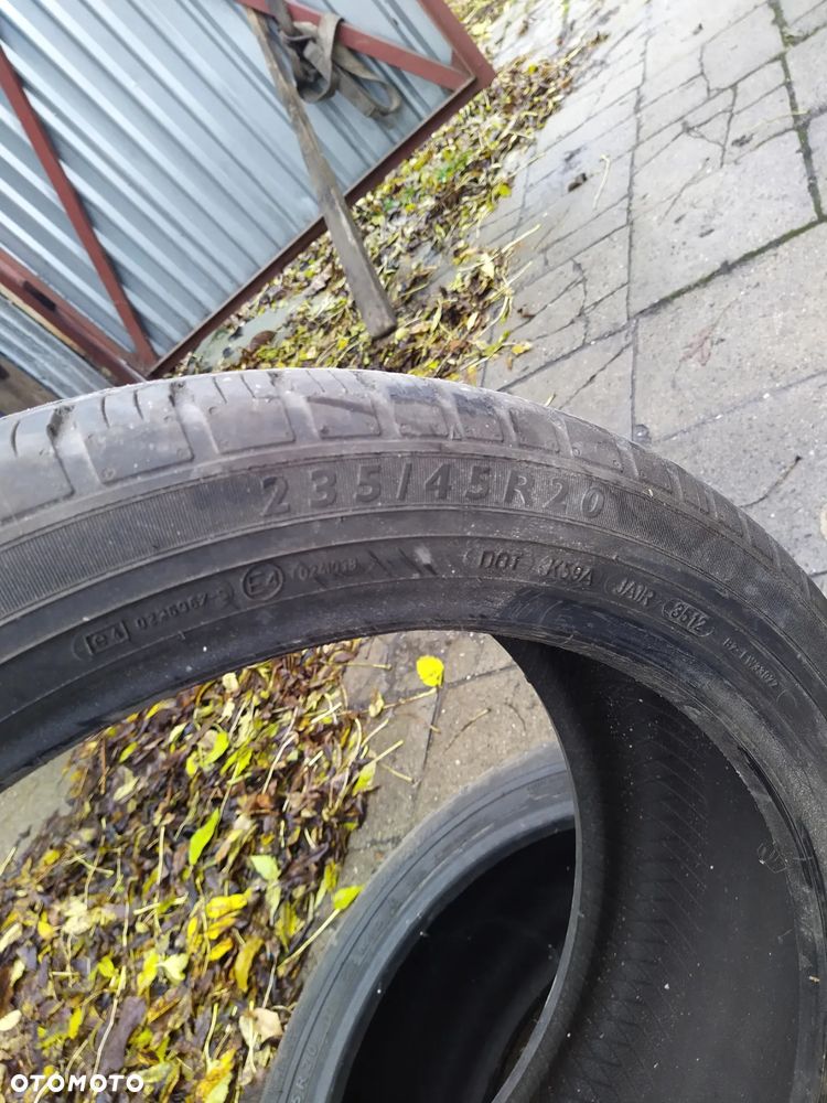 Opony Dunlop 235/45/20 - 6