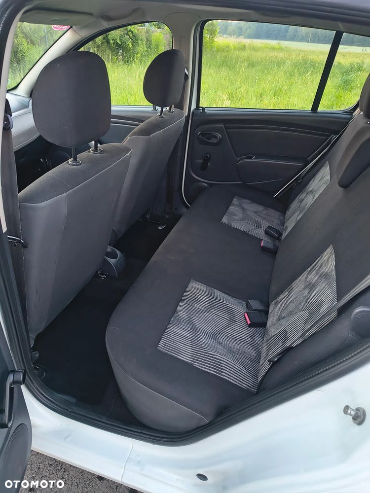 Dacia Sandero 1.2 16V Laureate - 11