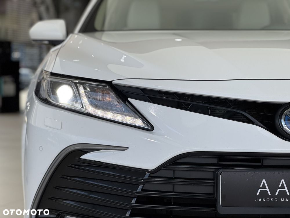 Toyota Camry - 40