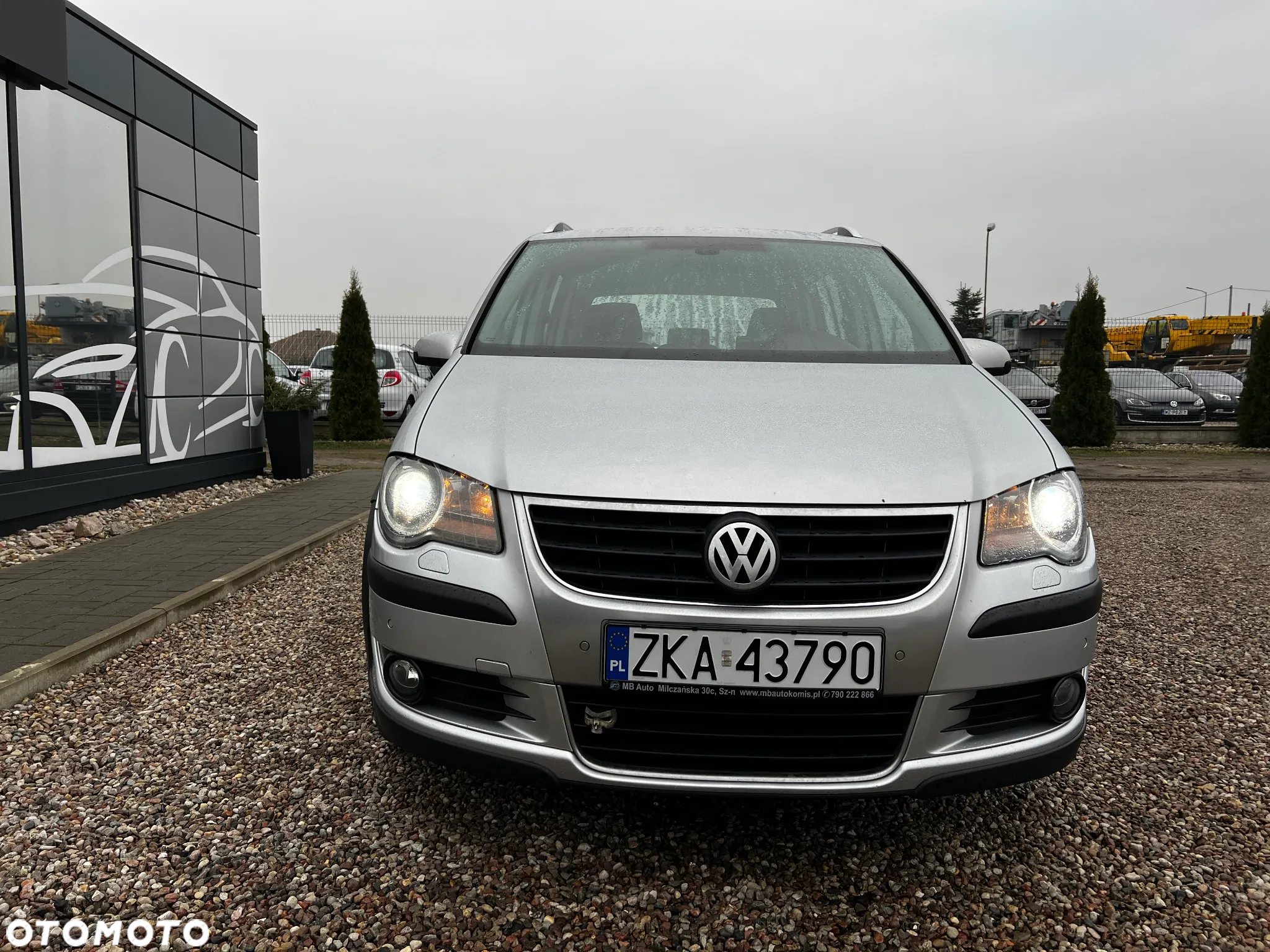 Volkswagen Touran 2.0 TDI DPF Cross - 2