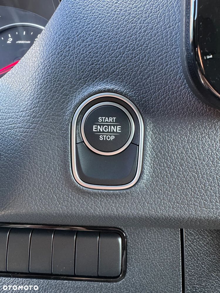 Mercedes-Benz Sprinter - 29