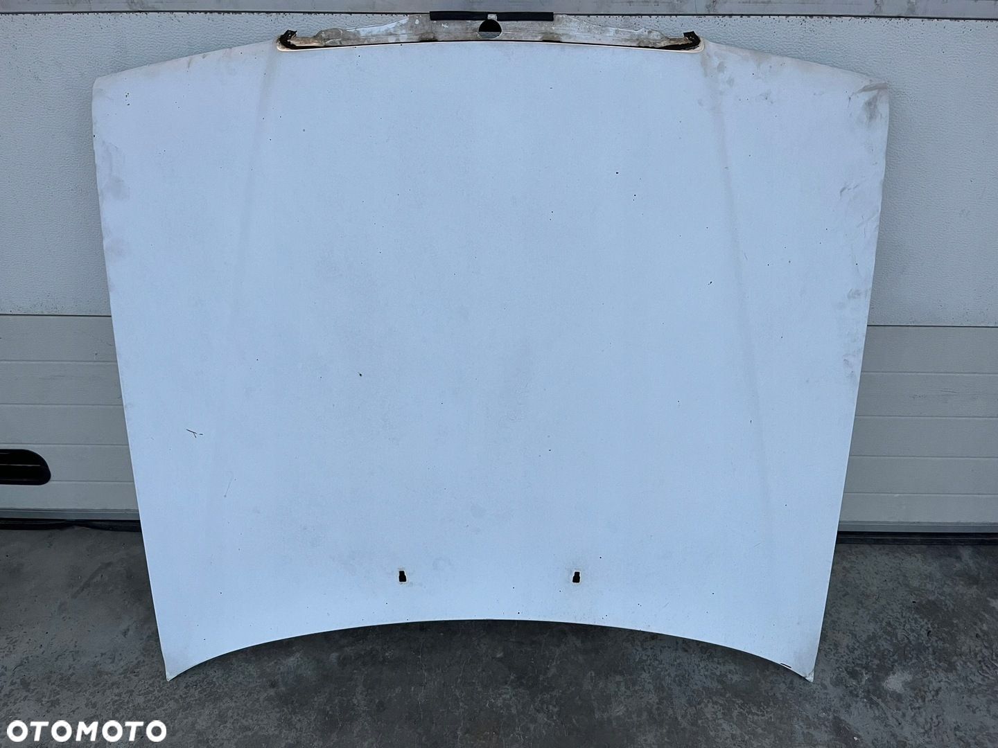 MASKA POKRYWA SILNIKA MERCEDES W124 1985-1989r WĄSKA LISTWA - 1