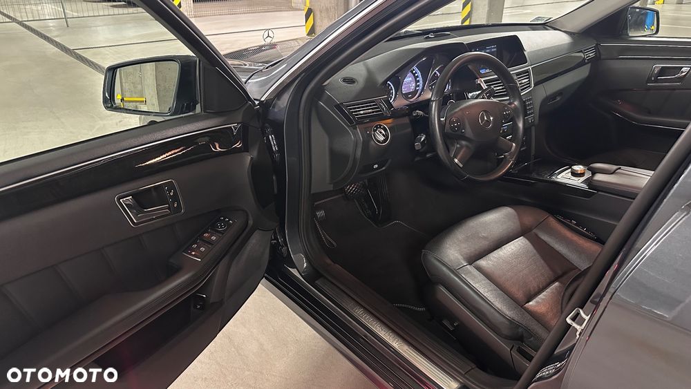 Mercedes-Benz Klasa E 350 CDI DPF 4Matic BlueEFFICIENCY 7G-TRONIC Avantgarde - 16