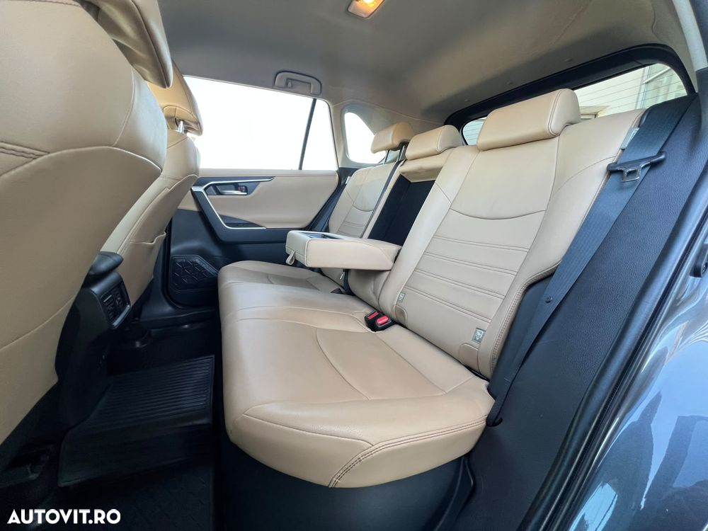 Toyota RAV4 2.5 VVT-iE 4x4 Luxury - 14