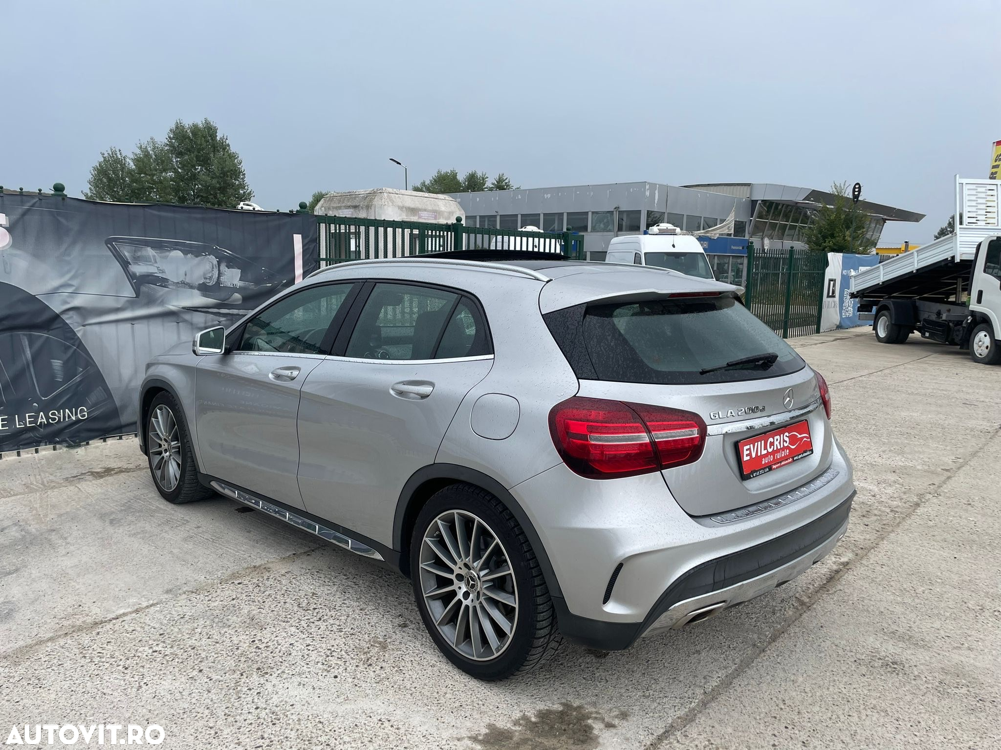 Mercedes-Benz GLA 200 d Aut. - 11
