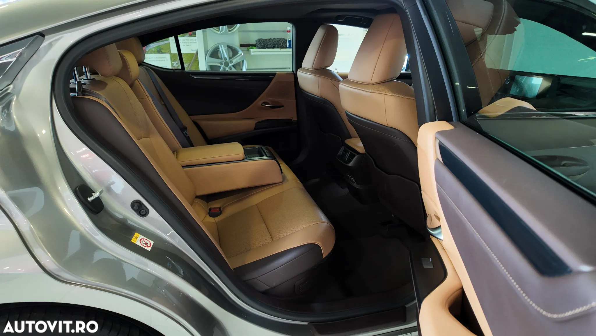 Lexus Seria ES 300h Executive - 36