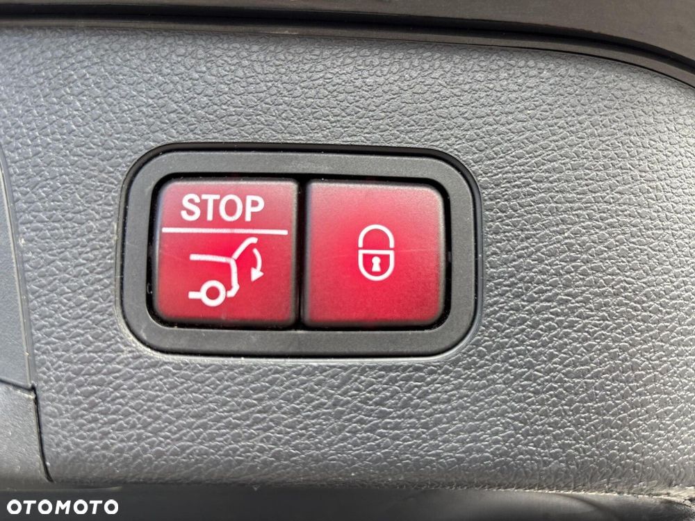 Mercedes-Benz EQC - 26