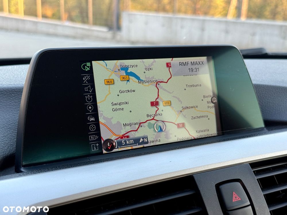 BMW Seria 3 316d - 33
