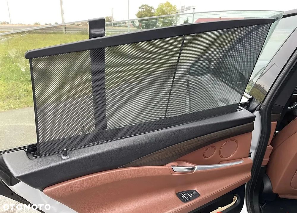 BMW Seria 5 535i xDrive Sport-Aut - 11