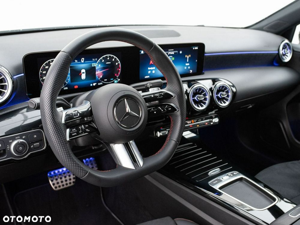 Mercedes-Benz Klasa A 200 AMG Line 7G-DCT - 7