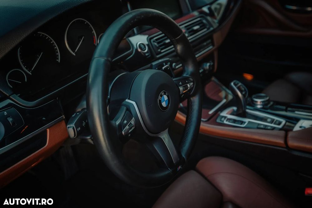 BMW Seria 5 530d xDrive AT - 2