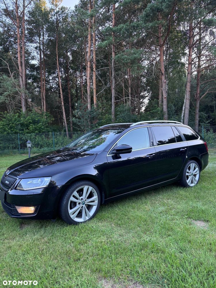Skoda Octavia 2.0 TDI DSG RS - 3