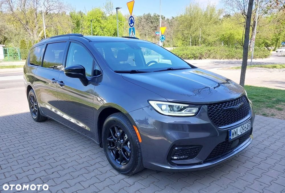 Chrysler Pacifica - 12
