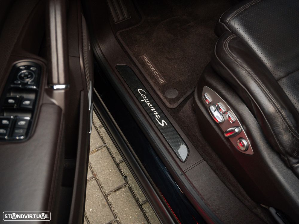 Porsche Cayenne S - 37