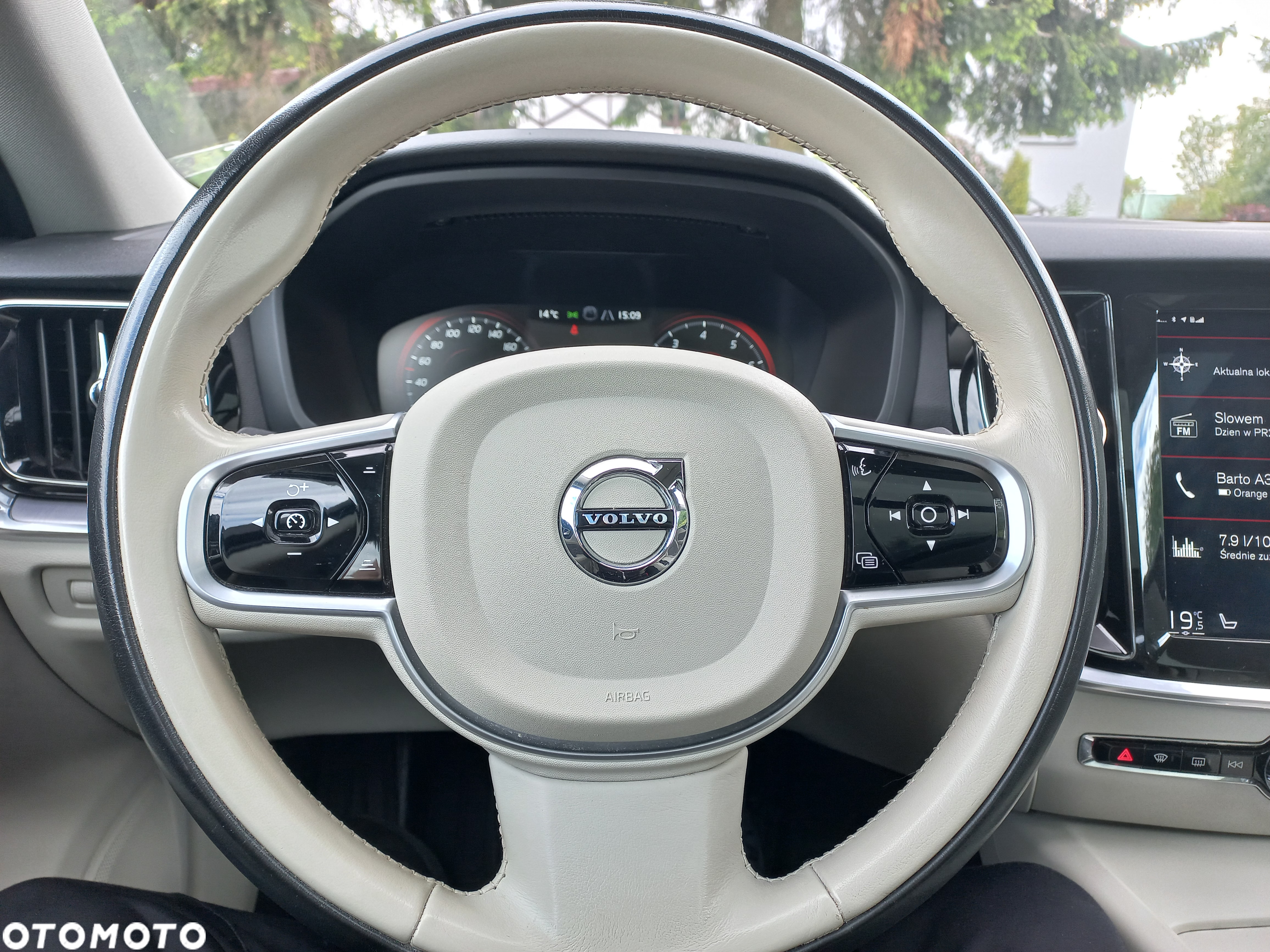 Volvo V60 T4 Momentum Pro - 14