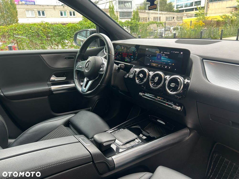 Mercedes-Benz Klasa B 250 e 8G-DCT Progressive - 20