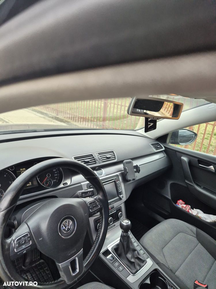 Volkswagen Passat 2.0 TDI Blue TDI Comfortline - 3