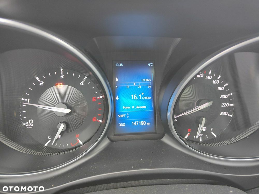 Toyota Avensis - 10